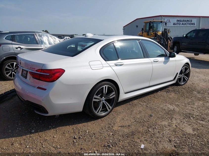 BMW 740 i| HUD| PANO| ОБДУХ| МАСАЖ| КЛИП НА МОТОРА| , снимка 8 - Автомобили и джипове - 55889605