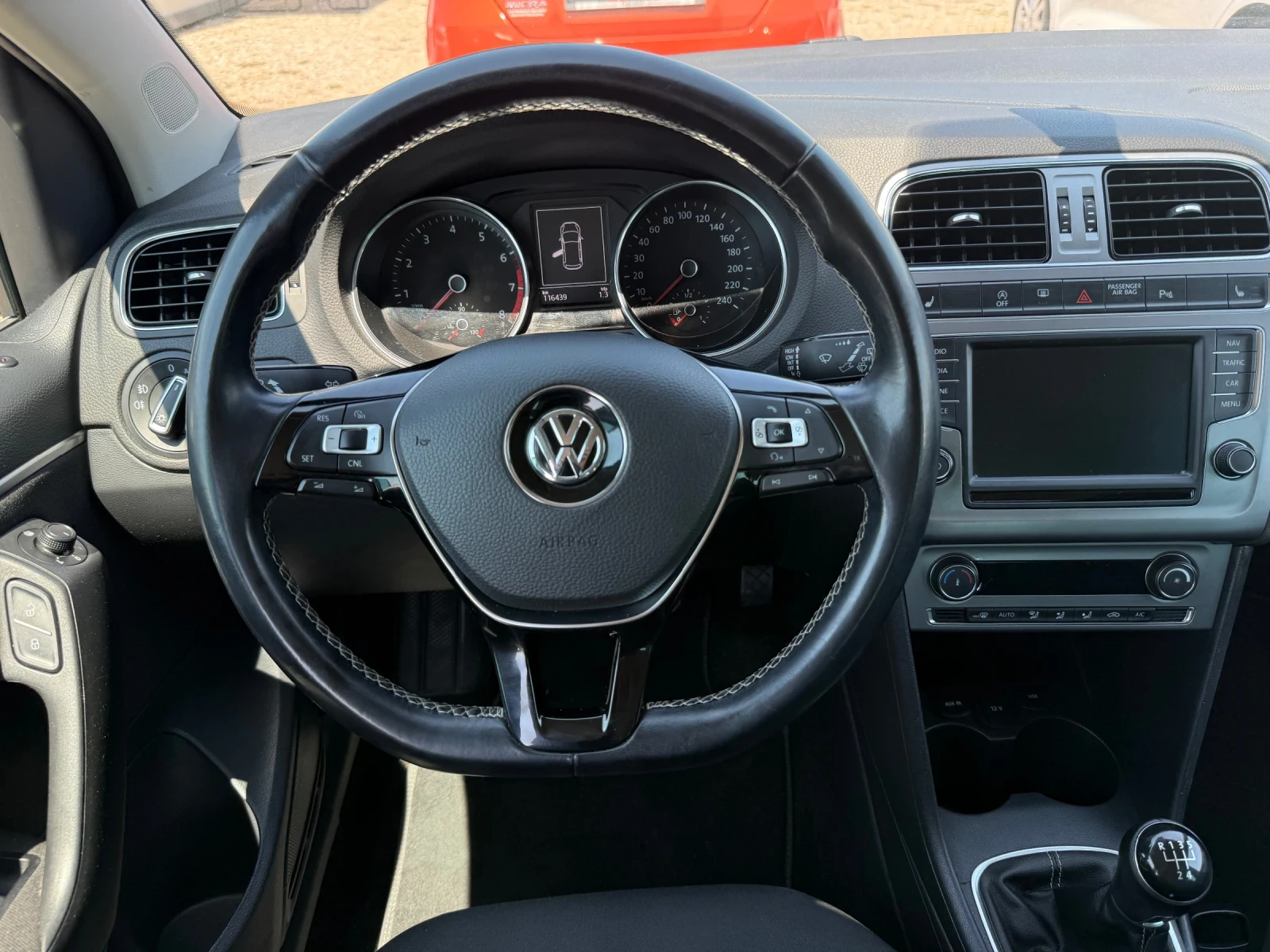 VW Polo 1.2TSI/LOUNGE/NAV/PDC/E6, снимка 11 - Автомобили и джипове - 55942200