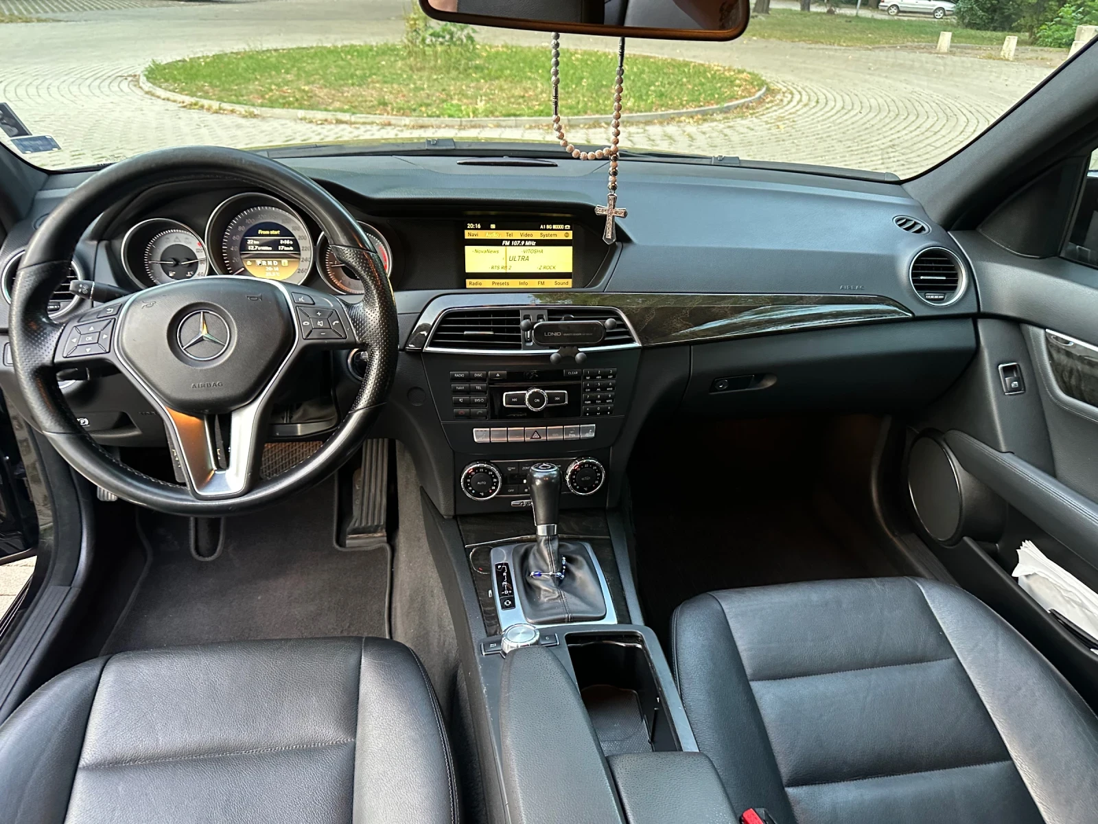 Mercedes-Benz C 250 4Matic Amg Line, снимка 9 - Автомобили и джипове - 56046731