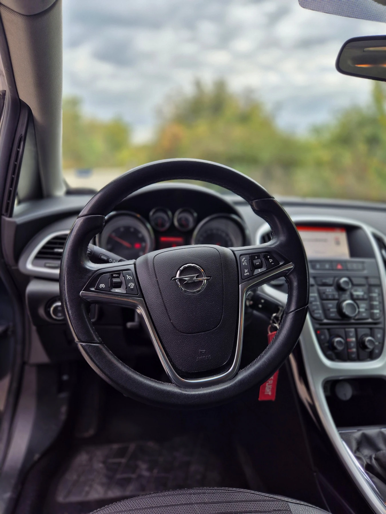 Opel Astra J Sports Tourer, снимка 10 - Автомобили и джипове - 56205156