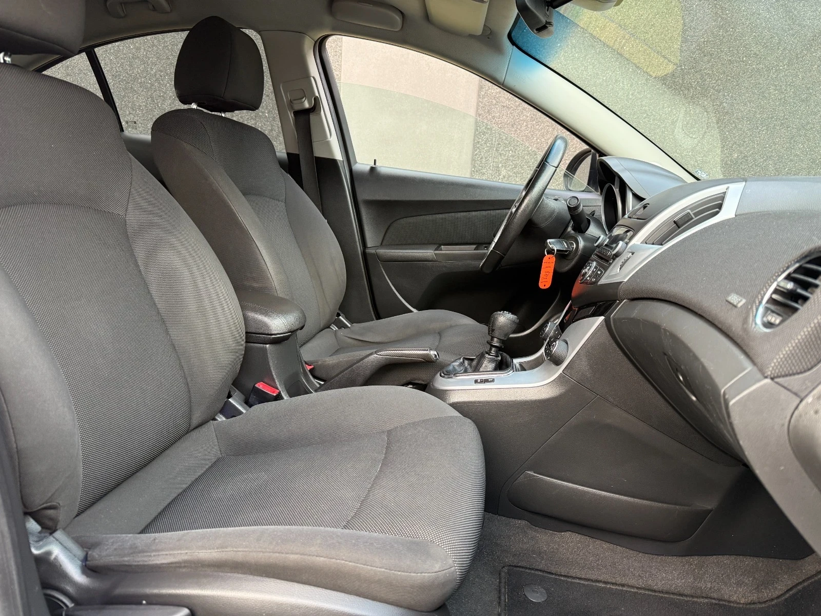 Chevrolet Cruze, снимка 14 - Автомобили и джипове - 56558663