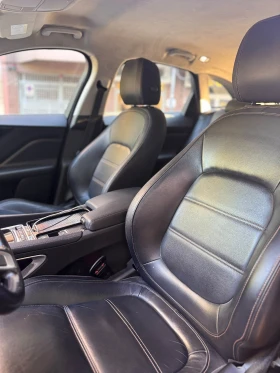 Jaguar F-PACE, снимка 3
