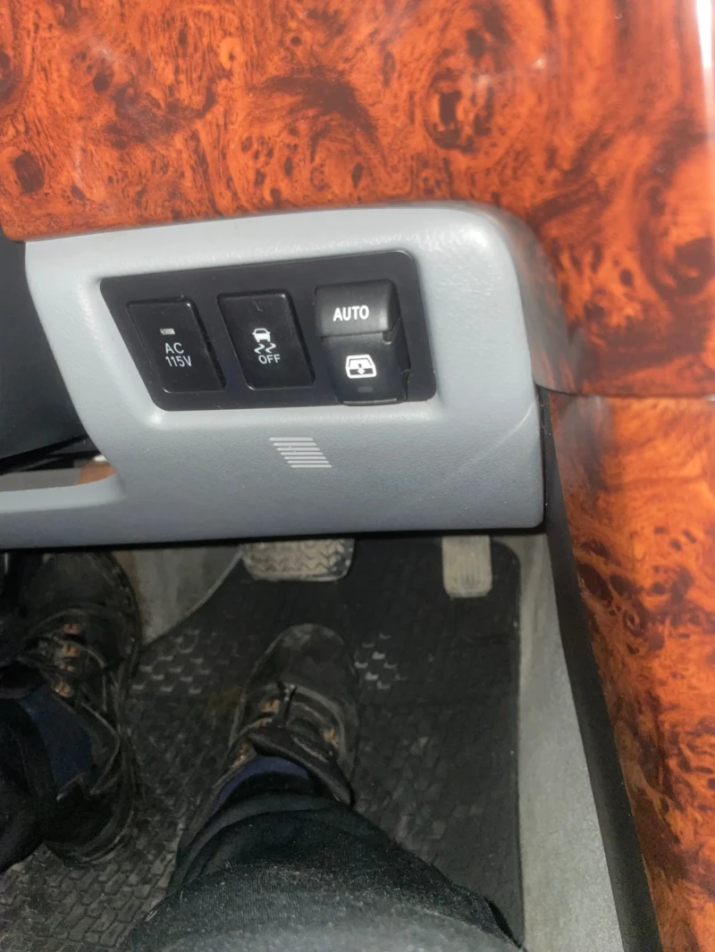 Toyota Sequoia, снимка 12 - Автомобили и джипове - 45096526