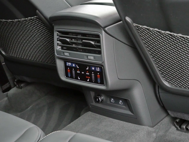 Audi Q7 55 TFSI/FACELIFT/S-LINE/B&O/HEAD UP/PANO/7МЕСТЕН/ , снимка 16 - Автомобили и джипове - 52331180