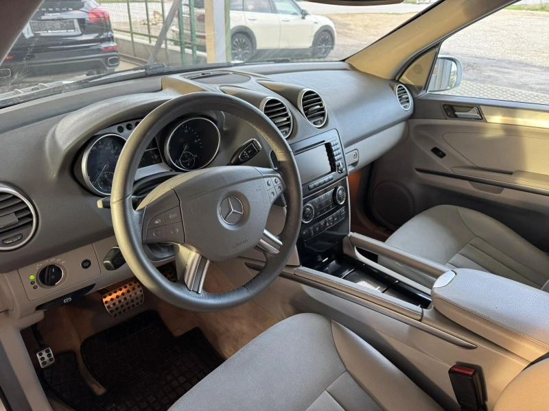 Mercedes-Benz ML 320 3.2* CDI* 224ps* 4М* КОЖА* КАМЕРА* НАВИ, снимка 9 - Автомобили и джипове - 52813662