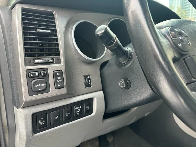 Toyota Sequoia LIMITED* JBL* КОЖА* ШИБИДАХ* ПОДГРЕВ* КАМЕРА, снимка 8 - Автомобили и джипове - 53059327