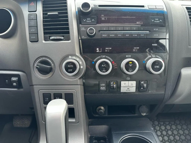 Toyota Sequoia LIMITED* JBL* КОЖА* ШИБИДАХ* ПОДГРЕВ* КАМЕРА, снимка 9 - Автомобили и джипове - 53059327