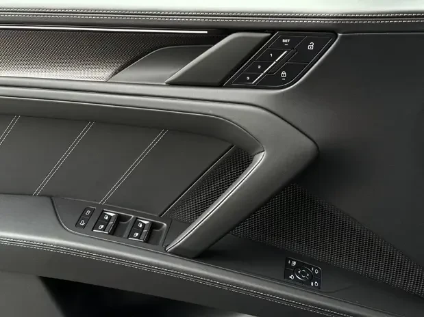 Porsche Cayenne Turbo = Sport Design = Гаранция, снимка 4 - Автомобили и джипове - 55085827