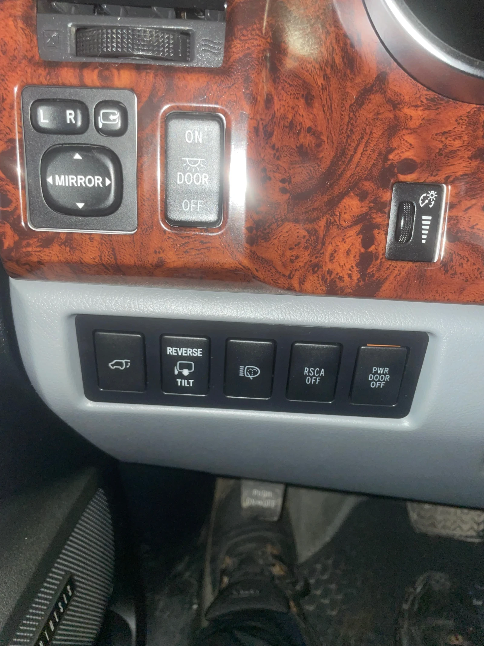 Toyota Sequoia | Mobile.bg � ����������� 13