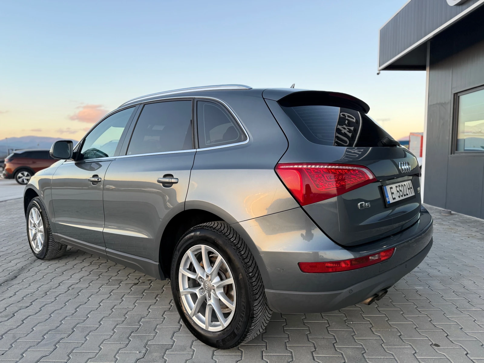 Audi Q5 2.0TDI 177 ks Собствен лизинг !!! - изображение 7