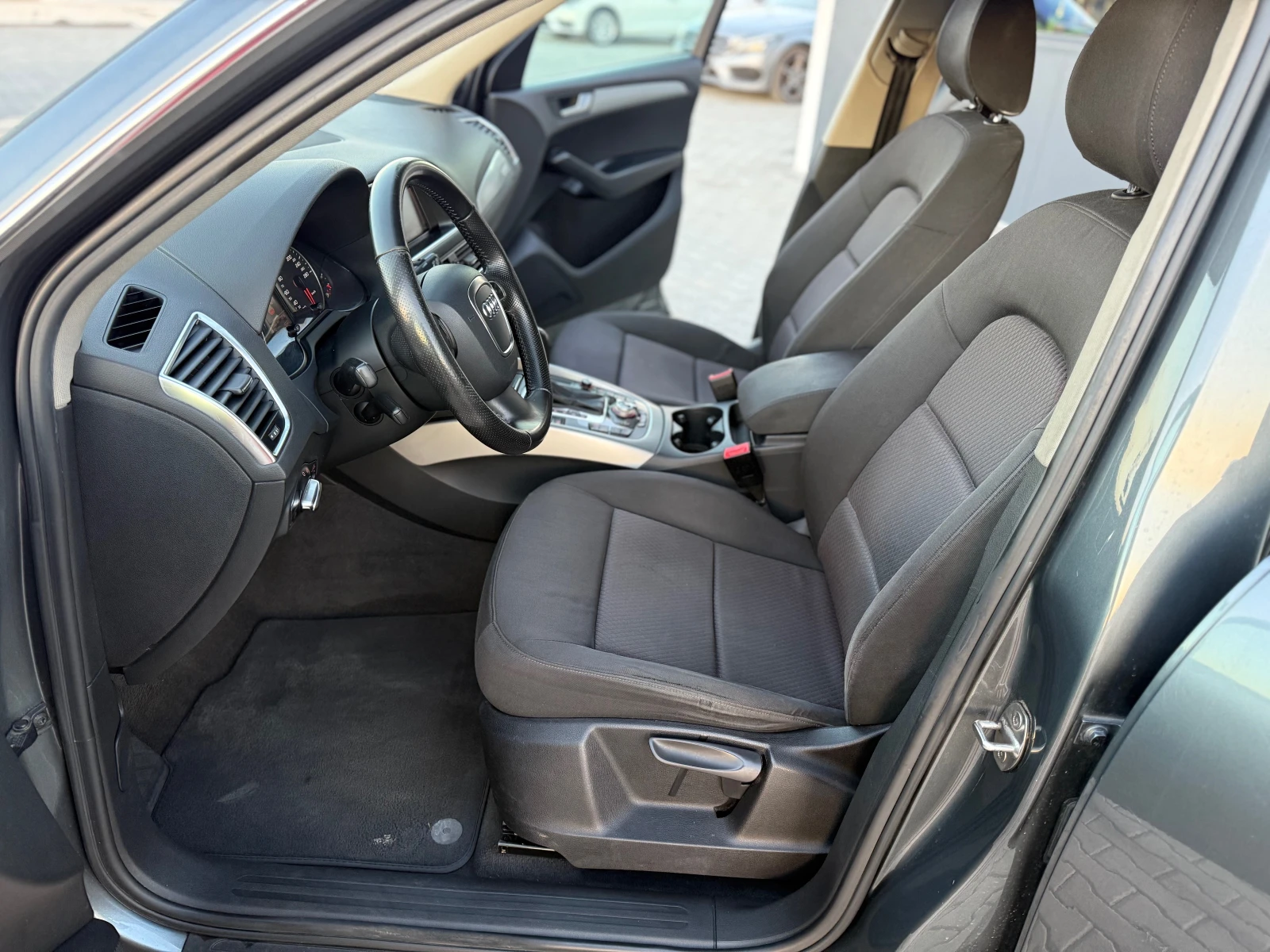 Audi Q5 2.0TDI 177 ks Собствен лизинг !!! - изображение 9