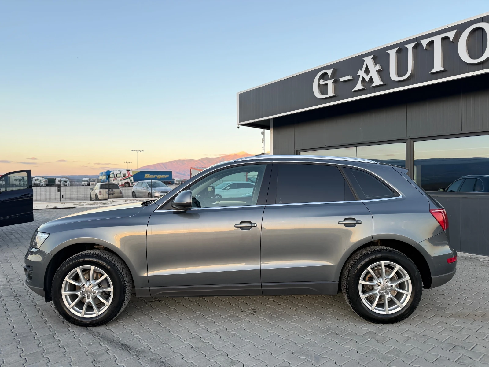 Audi Q5 2.0TDI 177 ks Собствен лизинг !!! - изображение 8