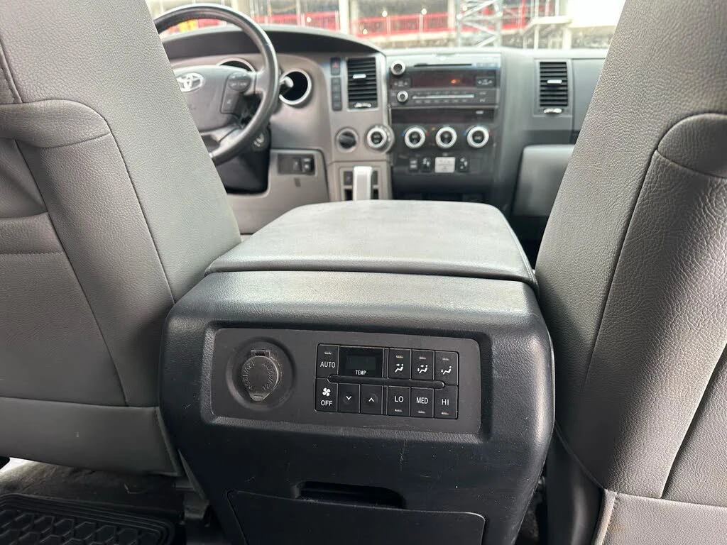 Toyota Sequoia LIMITED* JBL* КОЖА* ШИБИДАХ* ПОДГРЕВ* КАМЕРА - изображение 10