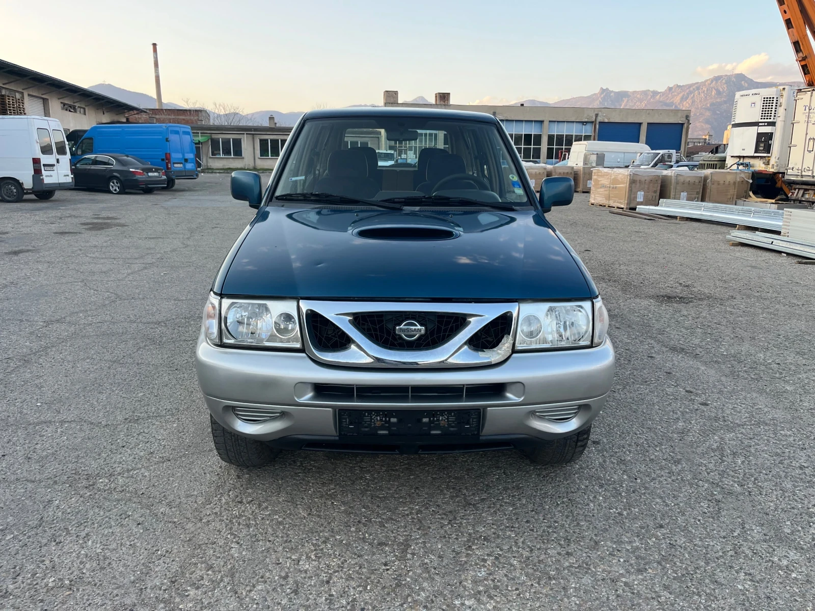 Nissan Terrano 2.7, 4х4, климатик, бързи/бавни, снимка 2 - Автомобили и джипове - 53863857