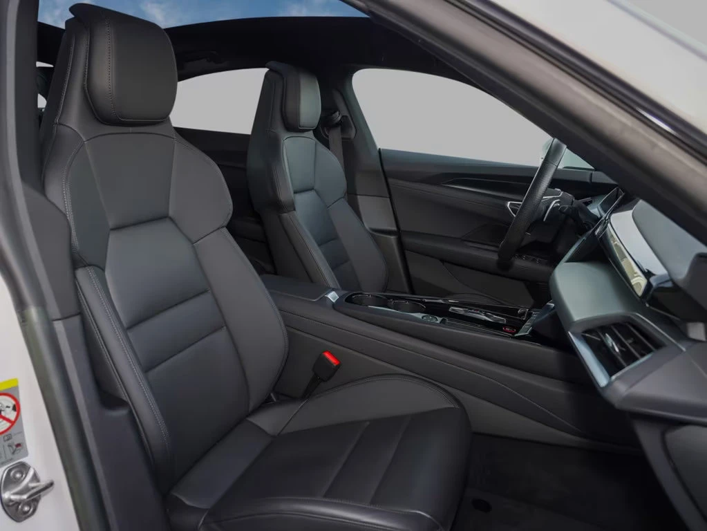 Audi Q2 QUATTRO/476HP/MATRIX/PANO/360/ACC/MEMO/233z, снимка 9 - Автомобили и джипове - 54040255