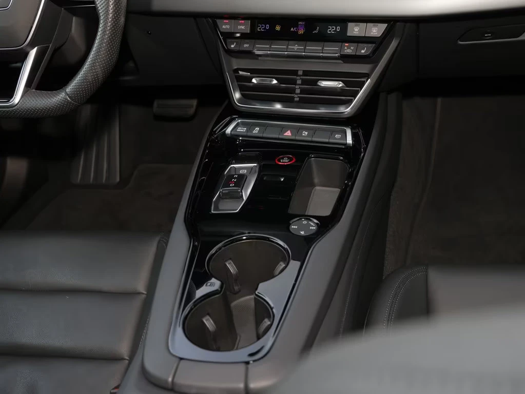 Audi Q2 QUATTRO/476HP/MATRIX/PANO/360/ACC/MEMO/233z, снимка 13 - Автомобили и джипове - 54040255