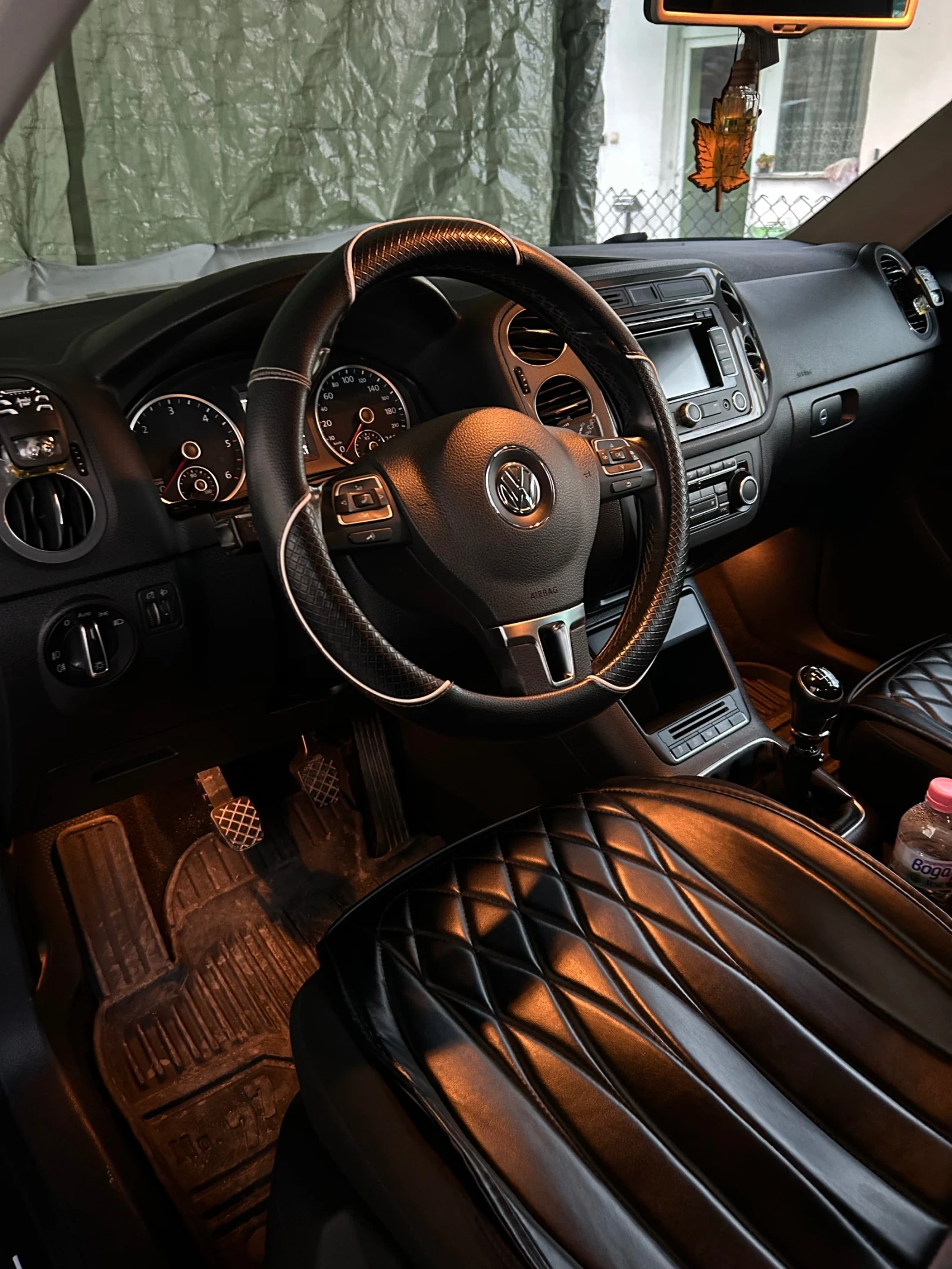 VW Tiguan, снимка 3 - Автомобили и джипове - 54109008