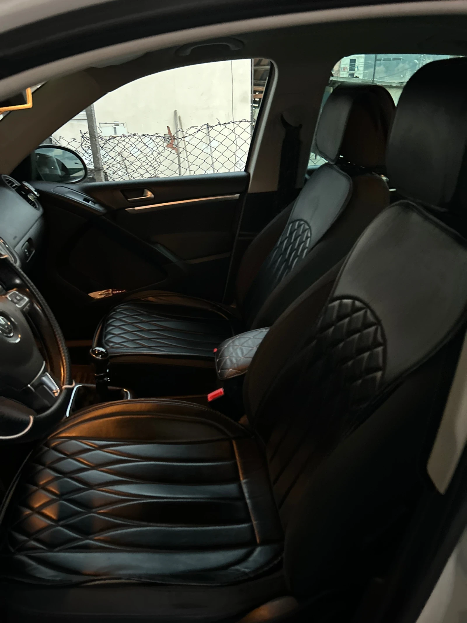 VW Tiguan, снимка 9 - Автомобили и джипове - 54109008