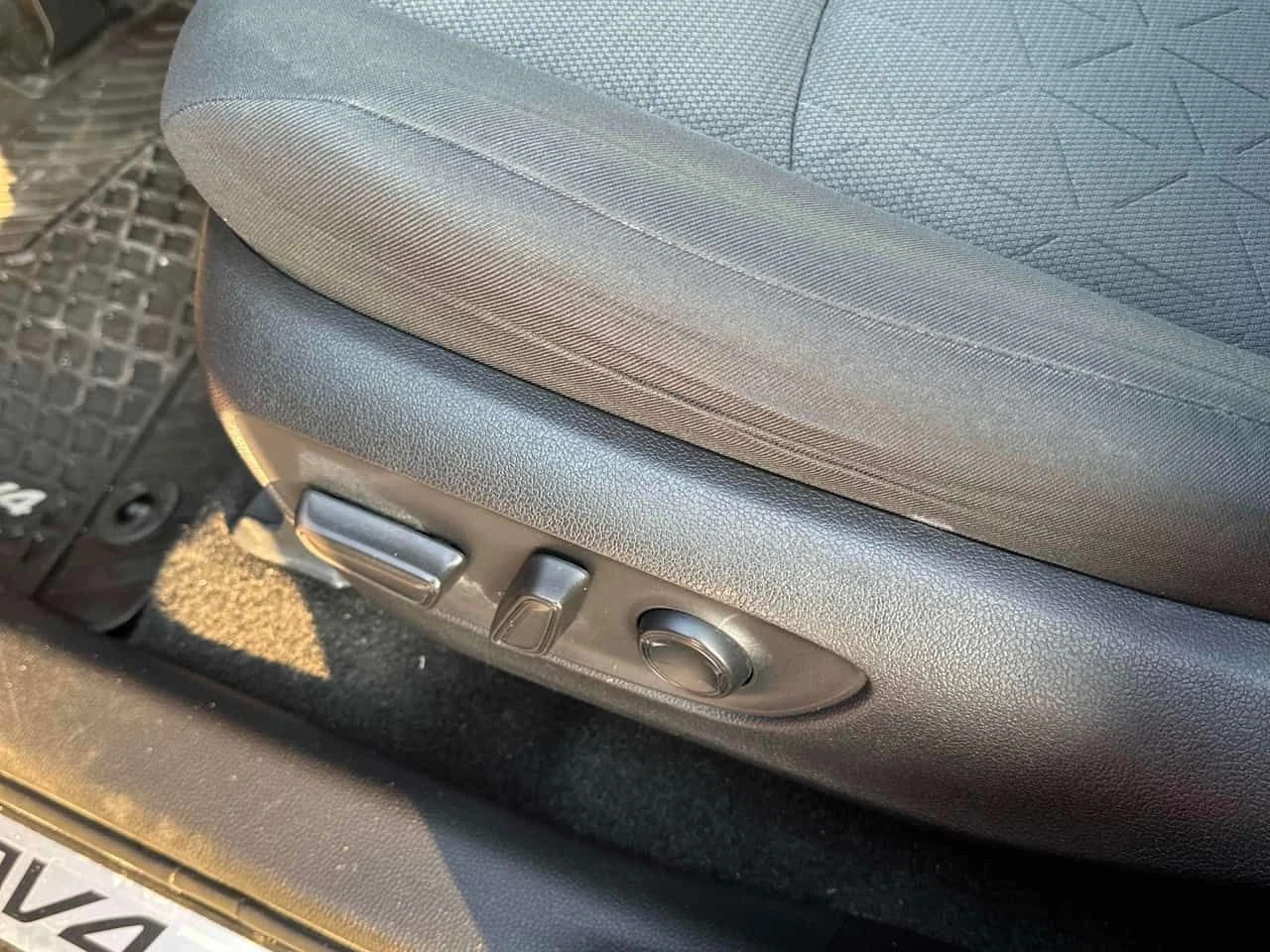 Toyota Rav4 * Hybrid XLE * CARFAX * ШИБИДАХ * ПОДГРЕВИ * , снимка 13 - Автомобили и джипове - 54243182