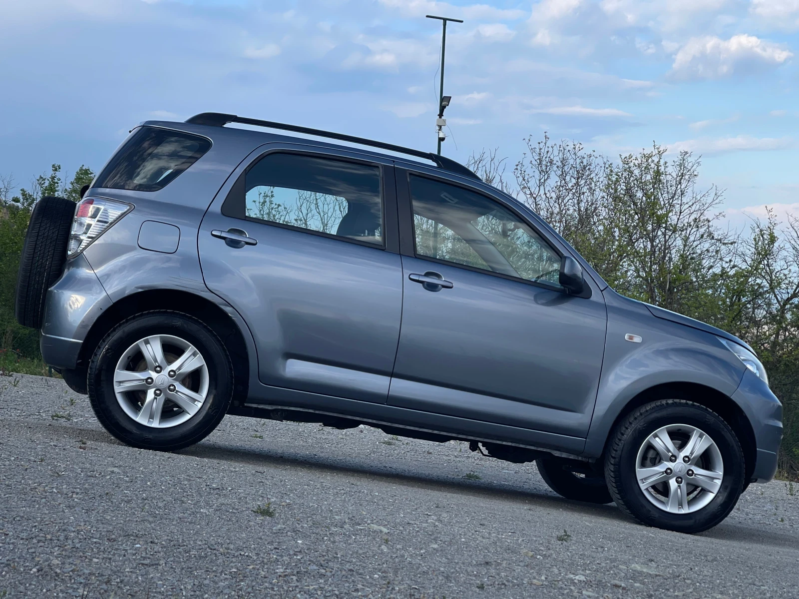 Daihatsu Terios 1.5i ГАЗ 4х4 FACELIFT УНИКАТ, снимка 5 - Автомобили и джипове - 54290439