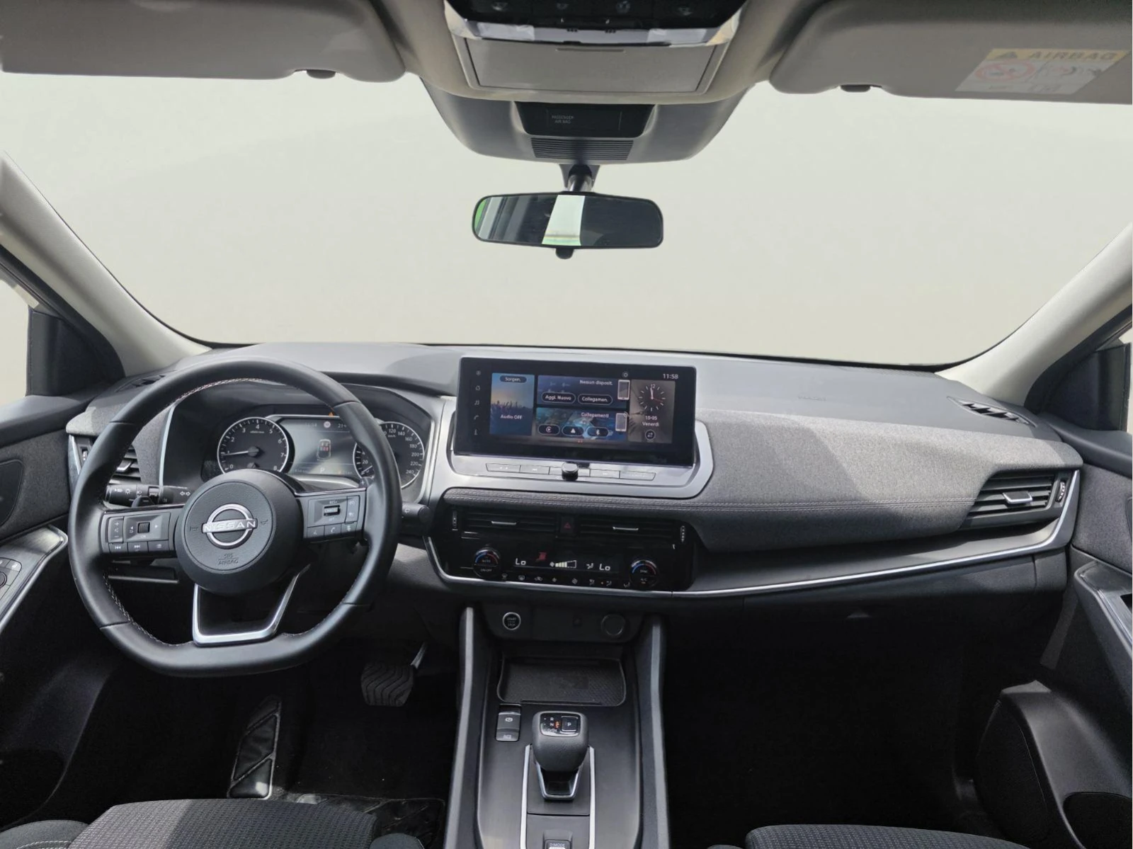 Nissan Qashqai 1.3 TCE, снимка 11 - Автомобили и джипове - 54569088