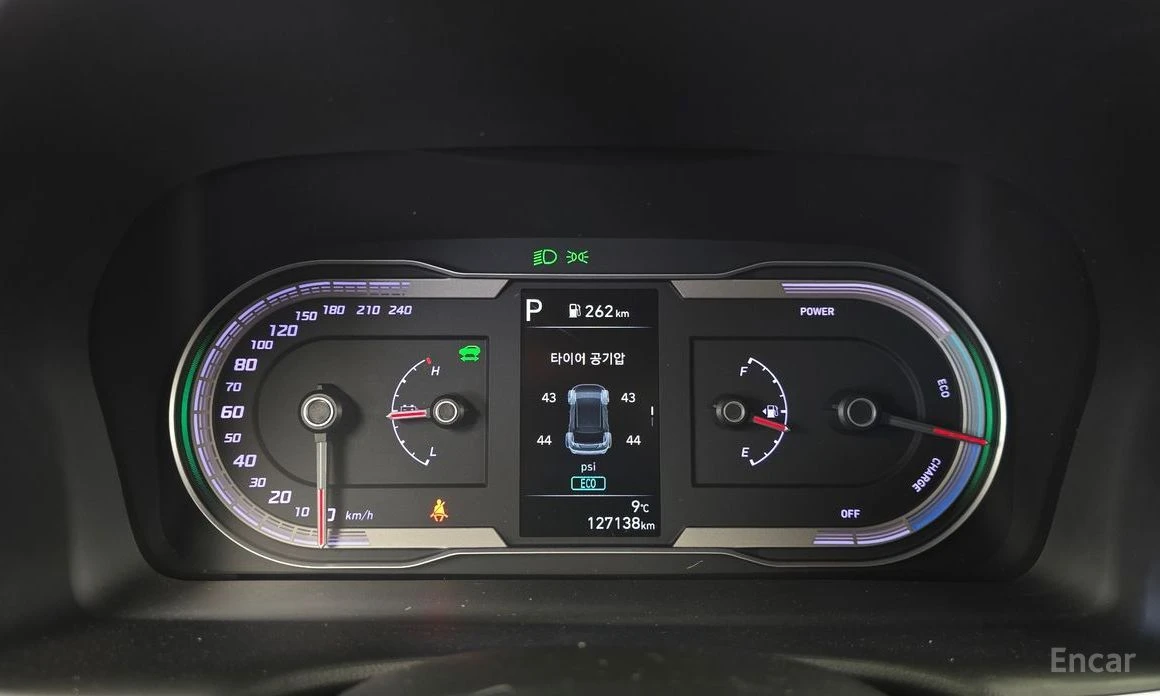 Hyundai Tucson, снимка 8 - Автомобили и джипове - 54700214
