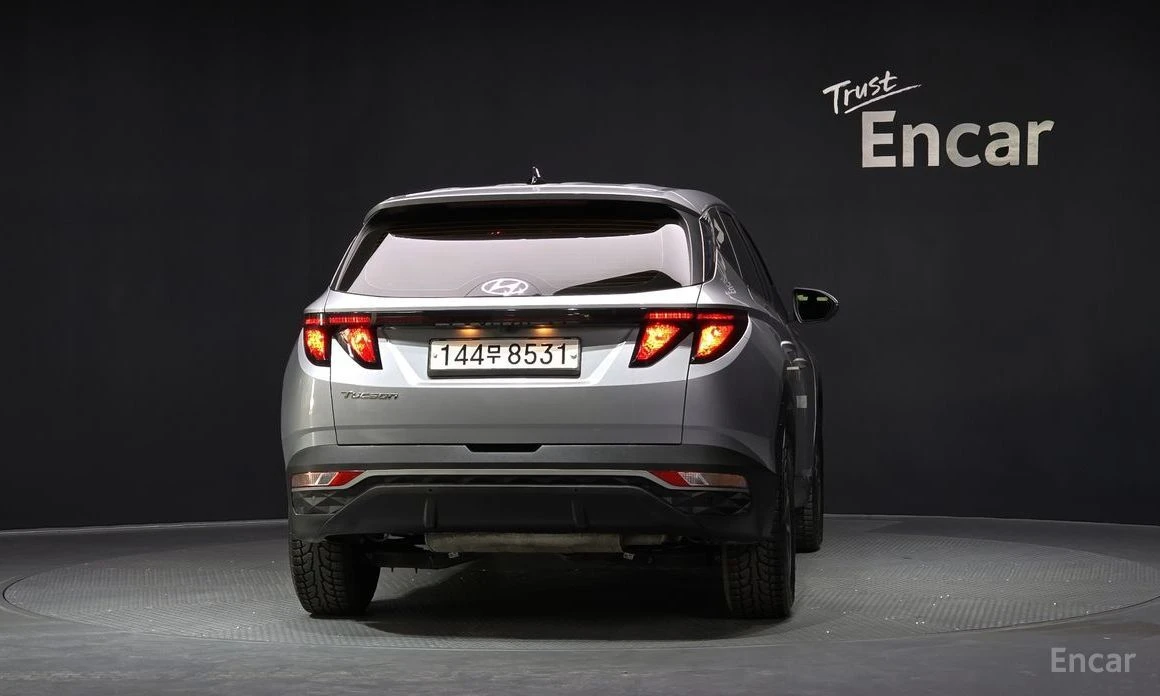 Hyundai Tucson, снимка 4 - Автомобили и джипове - 54700214