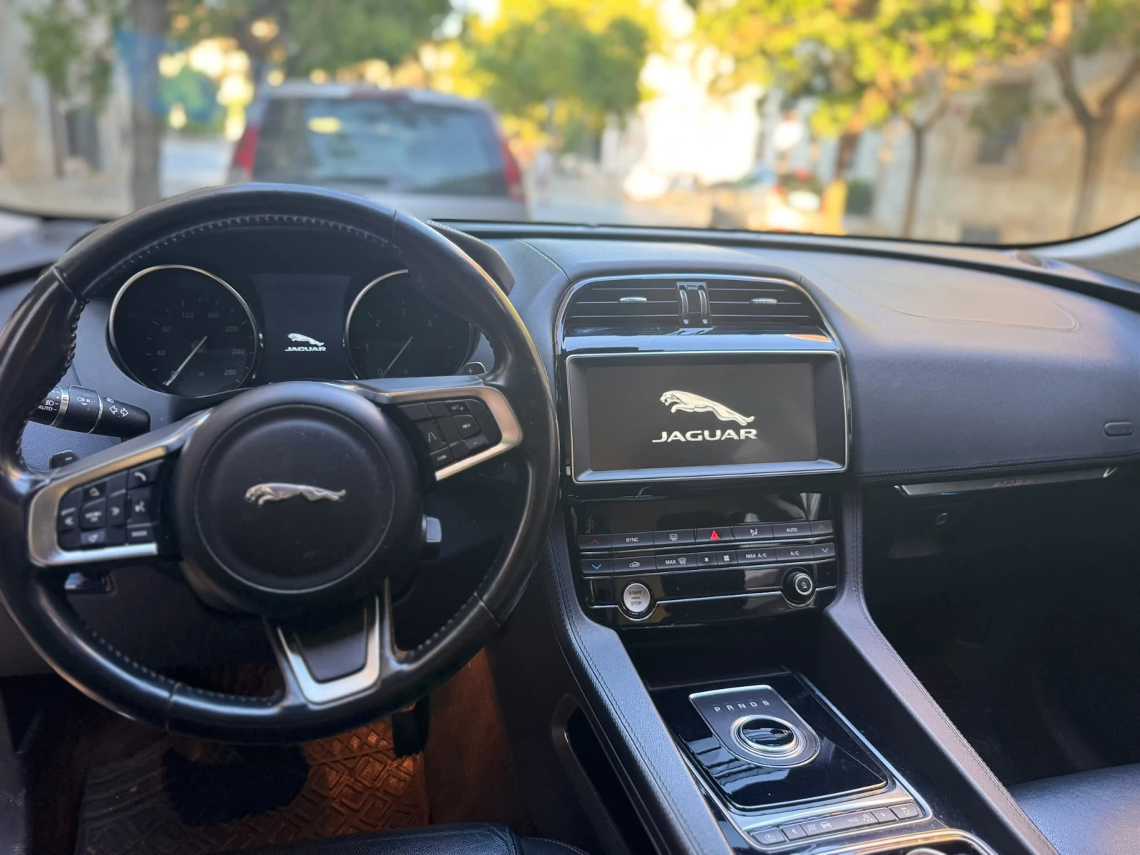 Jaguar F-PACE, снимка 2 - Автомобили и джипове - 55051042