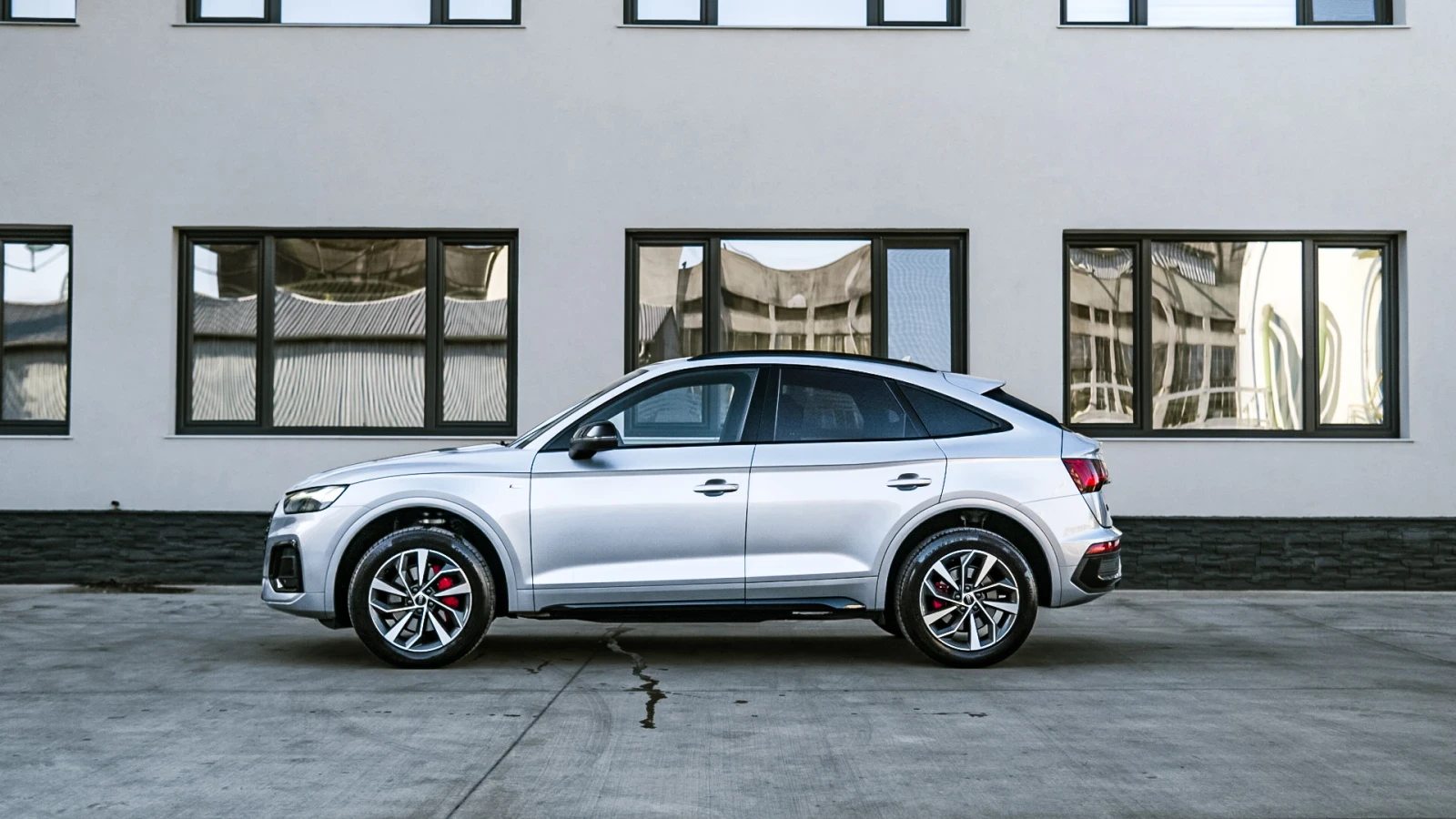 Audi Q5  Sportback 40 TDI quattro S line Matrix, снимка 5 - Автомобили и джипове - 55499742