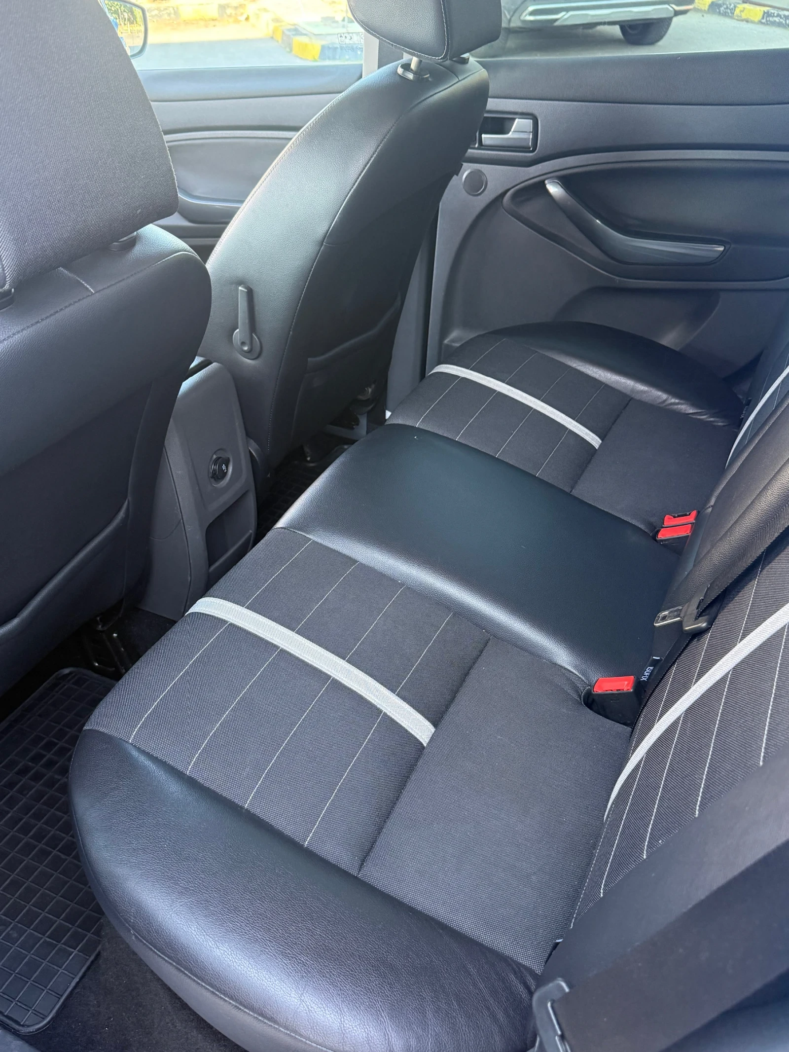 Ford Kuga 2.0d/Full/Ch, снимка 10 - Автомобили и джипове - 55545094