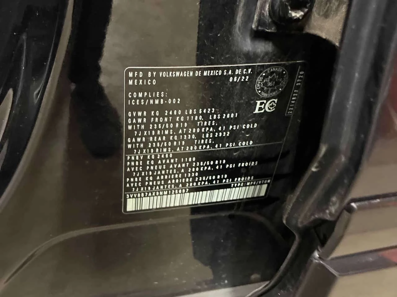 VW Tiguan * Comfortline R Line Black Edition * CARFAX * , снимка 10 - Автомобили и джипове - 56326934