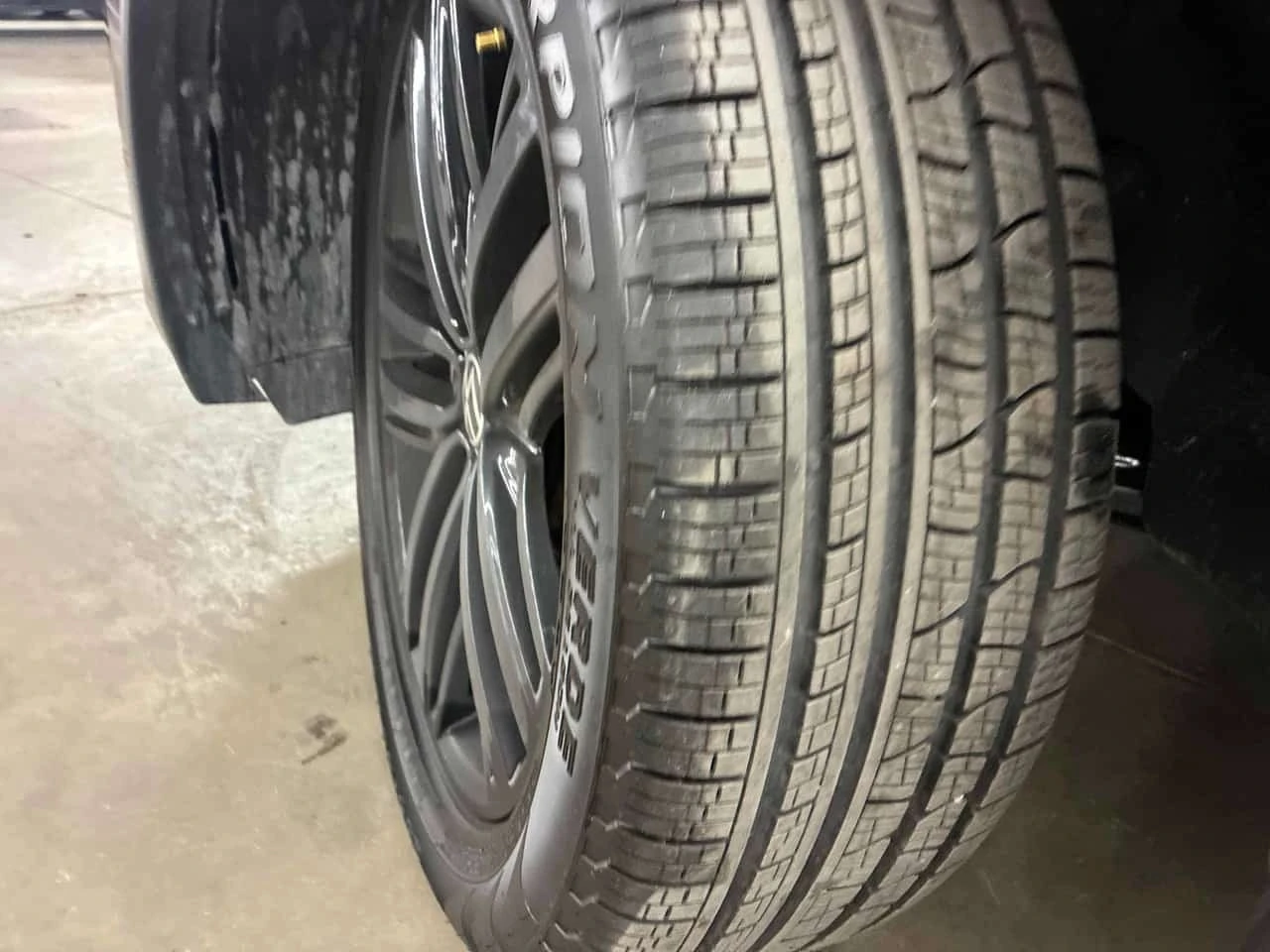 VW Tiguan * Comfortline R Line Black Edition * CARFAX * , снимка 17 - Автомобили и джипове - 56326934