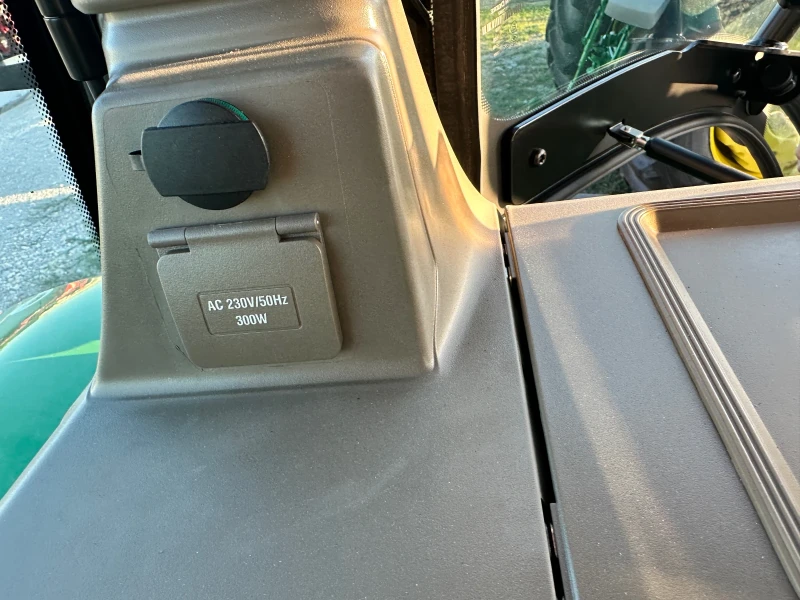 Трактор John Deere 8R310 e23 , снимка 10 - Селскостопанска техника - 52506618