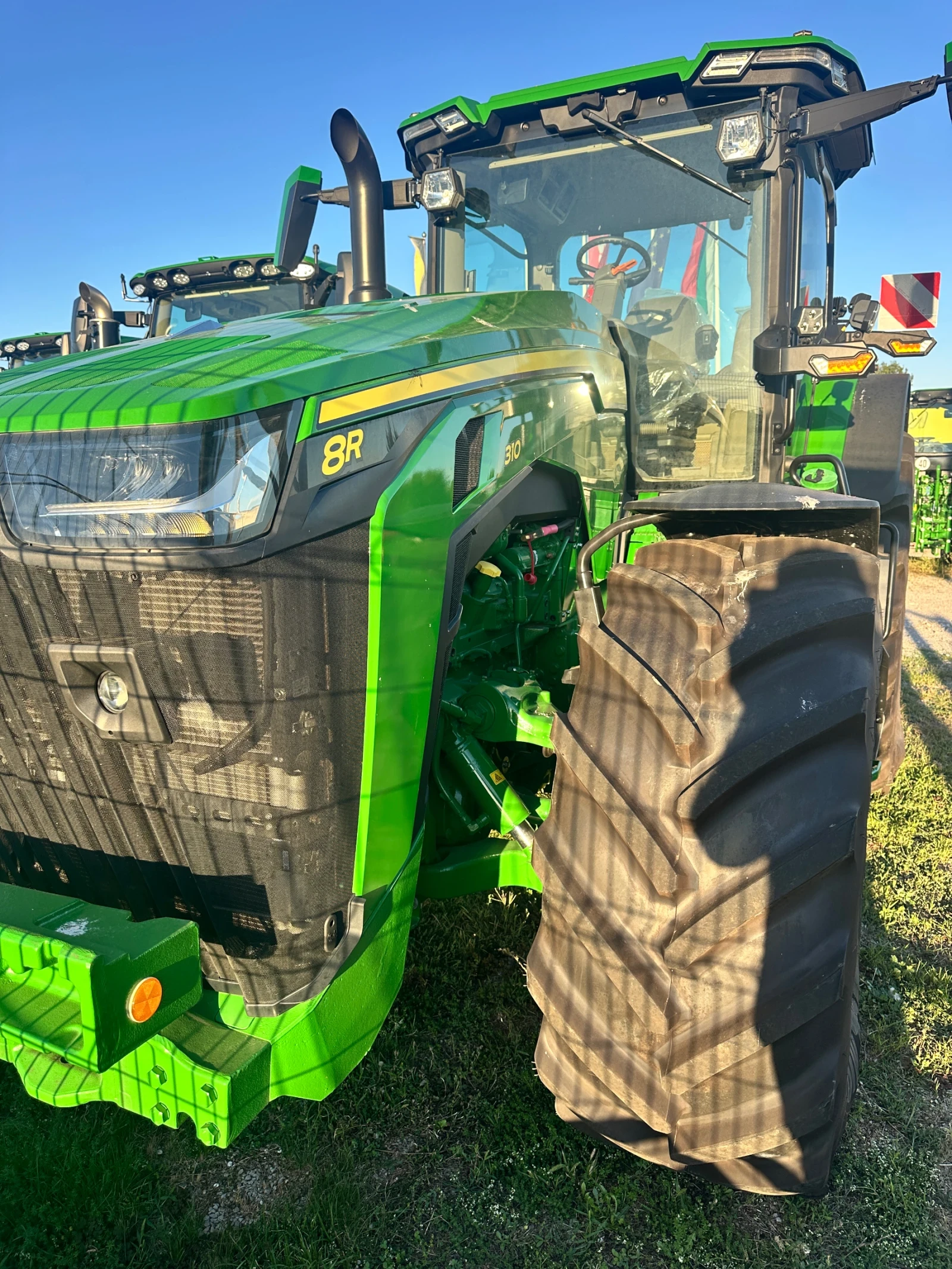  John Deere 8R310 e23  | Mobile.bg   1