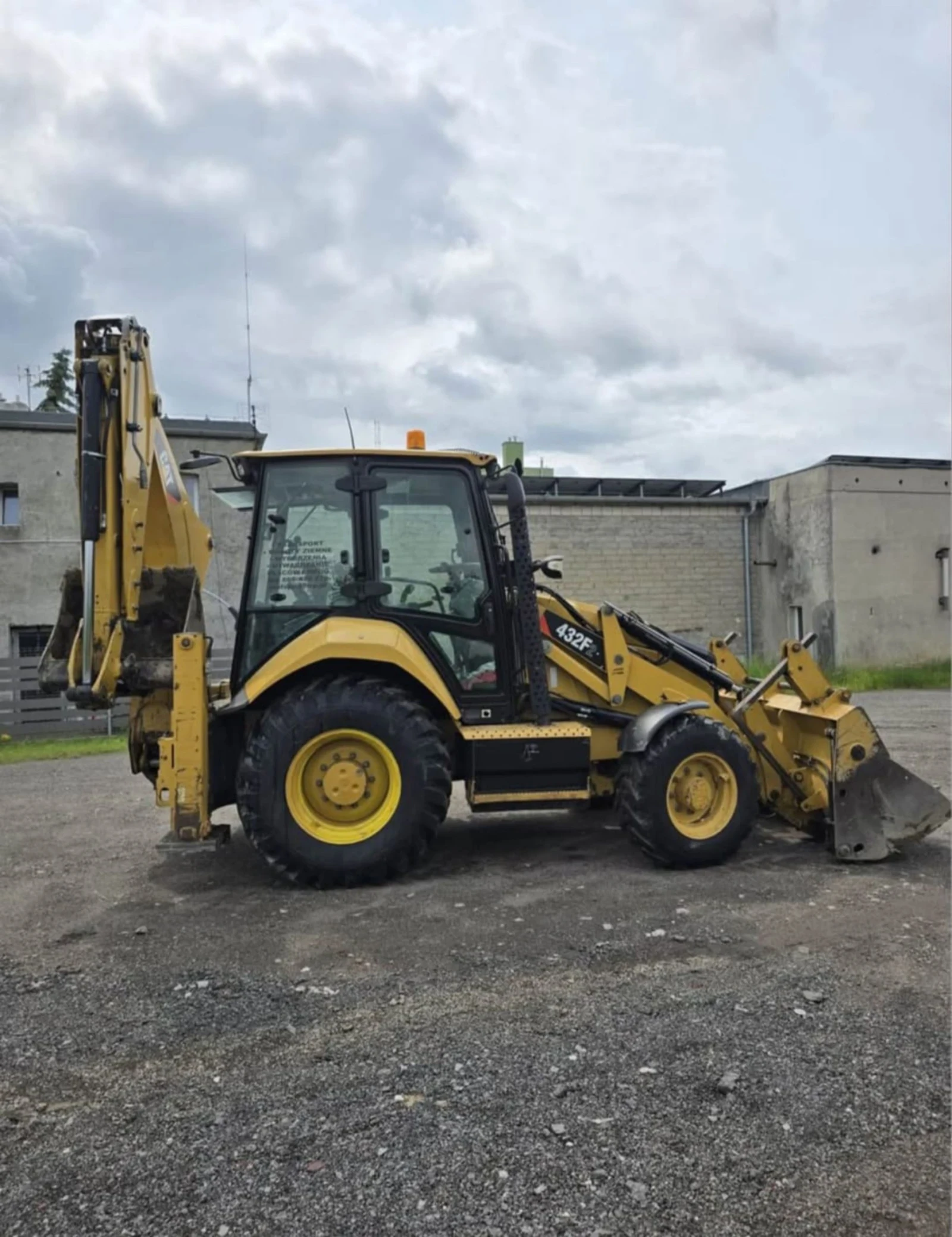 Багер Cat 432 F, снимка 7 - Индустриална техника - 54266384