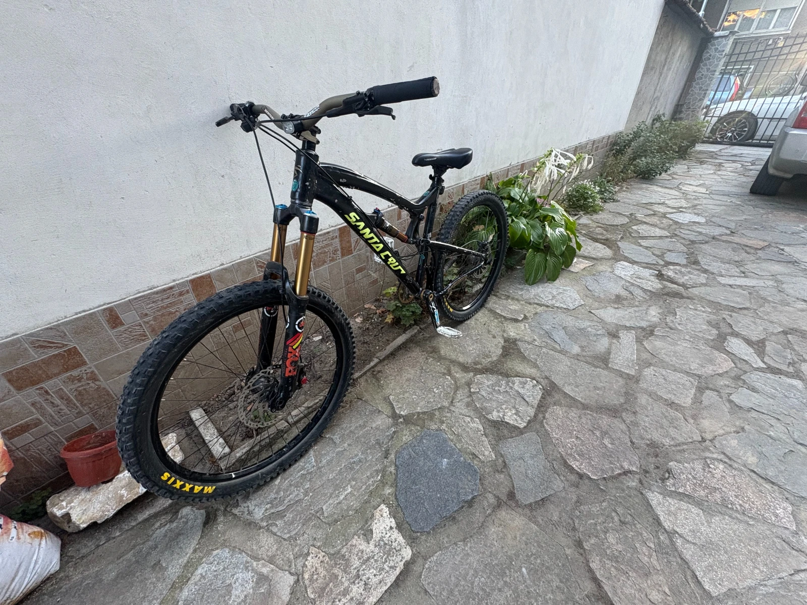  Nomad | Mobile.bg   3