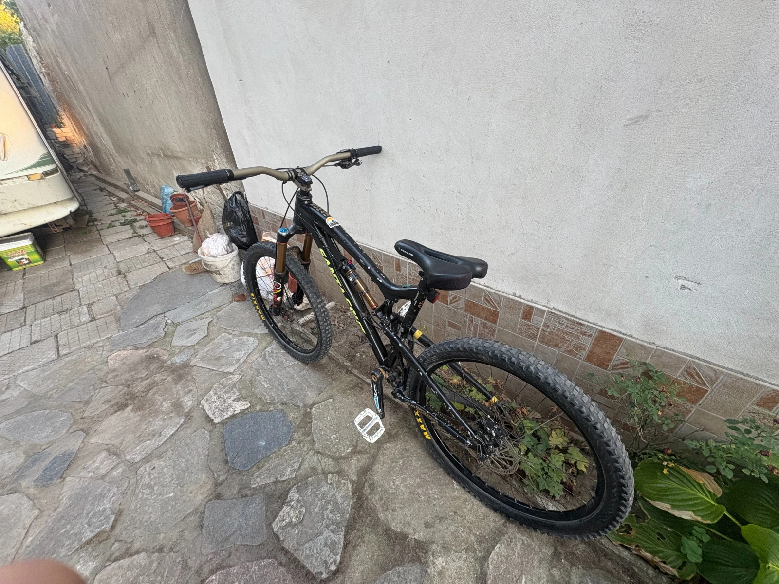  Nomad | Mobile.bg   4