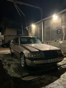 Mercedes-Benz 200, снимка 15
