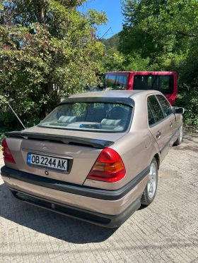 Mercedes-Benz 200, снимка 8