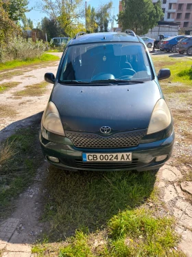  Toyota Yaris verso