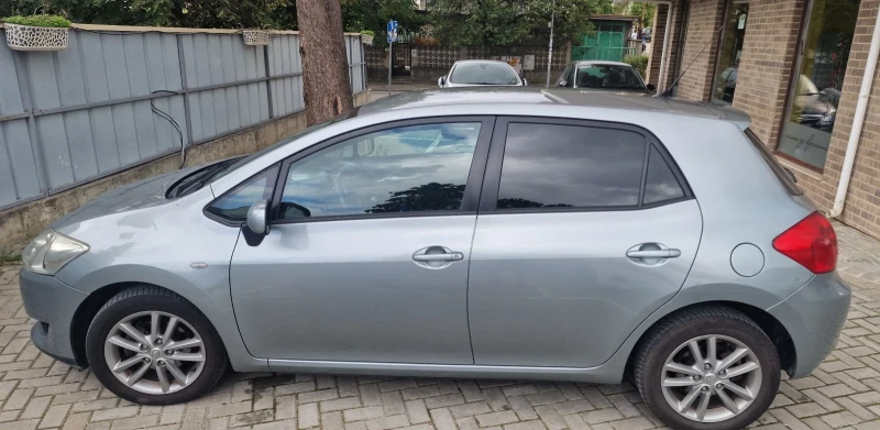 Toyota Auris 1.4 D4D, снимка 5 - Автомобили и джипове - 47397596