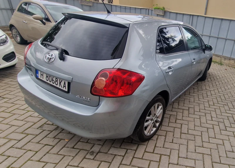 Toyota Auris 1.4 D4D, снимка 10 - Автомобили и джипове - 49170412