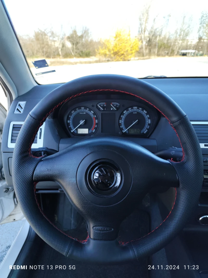 Skoda Fabia, снимка 8 - Автомобили и джипове - 48086061