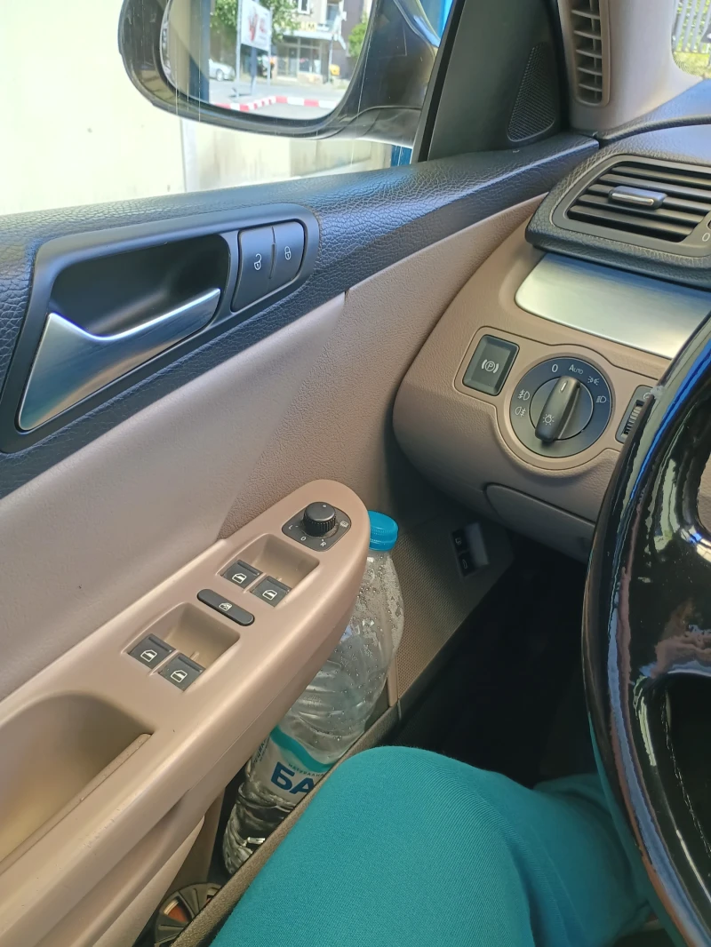 VW Passat, снимка 14 - Автомобили и джипове - 52657753