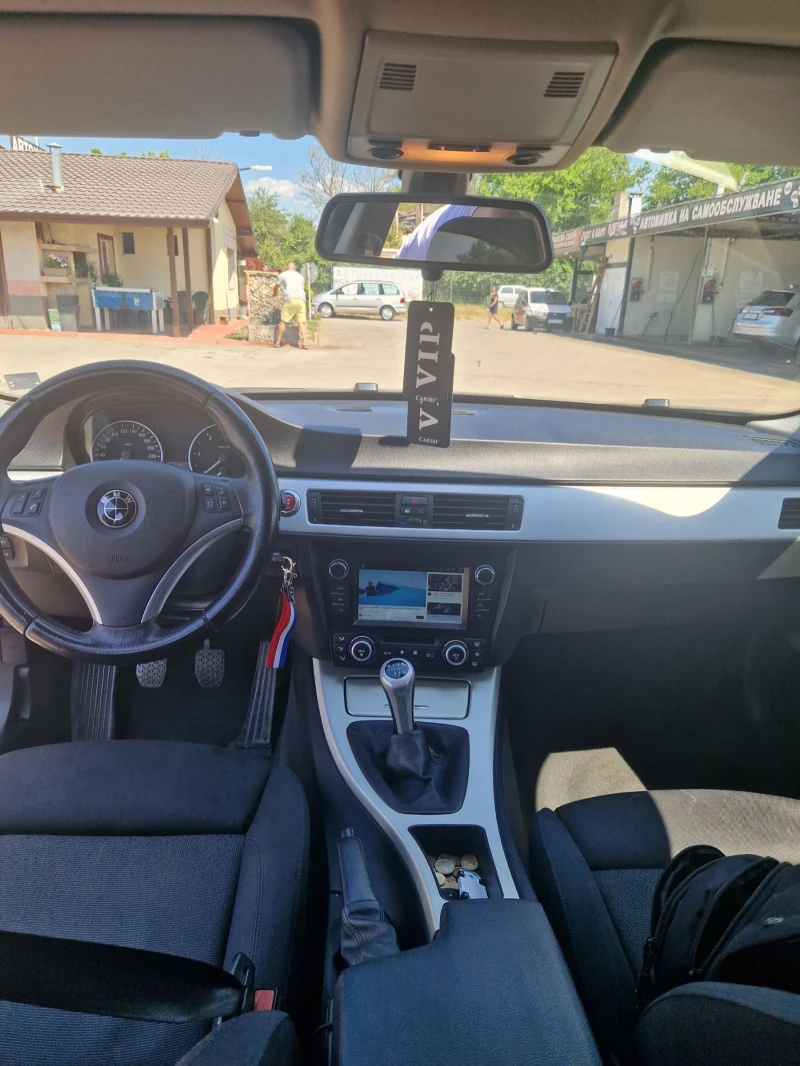 BMW 320, снимка 11 - Автомобили и джипове - 52502657