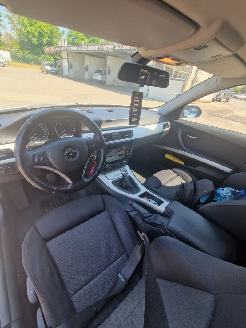 BMW 320, снимка 10 - Автомобили и джипове - 52502657