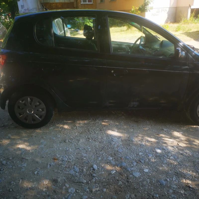 Toyota Yaris, снимка 7 - Автомобили и джипове - 51390316