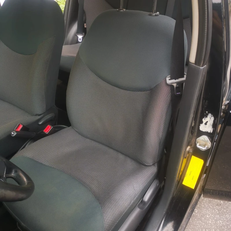 Toyota Yaris, снимка 11 - Автомобили и джипове - 51390316