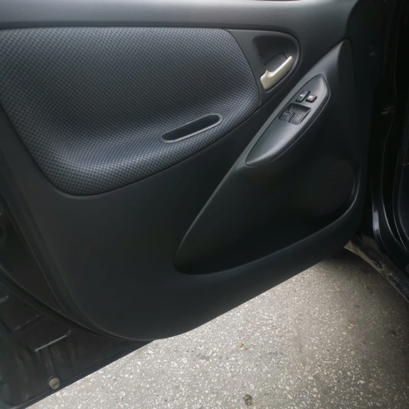 Toyota Yaris, снимка 12 - Автомобили и джипове - 51390316