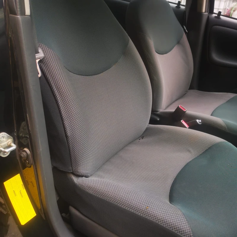 Toyota Yaris, снимка 17 - Автомобили и джипове - 51390316